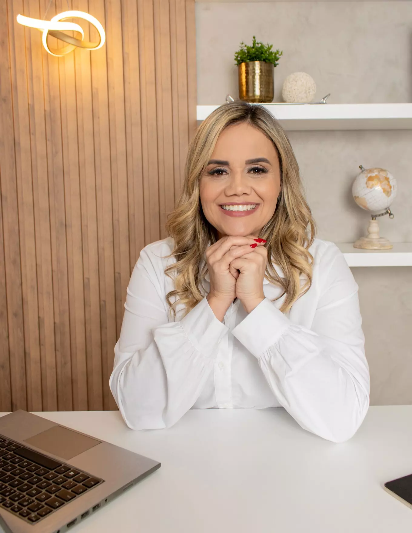 Prof.ª Ana Flávia Pereira Alves em seu consultório